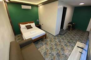 Mom Shie'S Apartelle