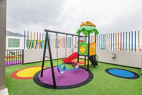 Comfortable and Modern Apartment With a Pool