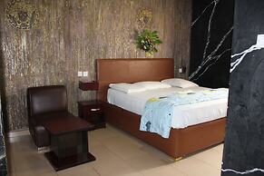 Rimrock Hotel