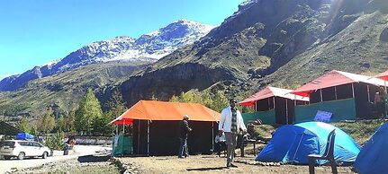 Buddy Hikers Stay Badrinath