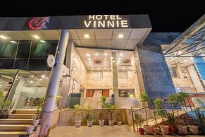 Treebo Premium Vinnie