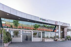 Treebo Premium Vinnie