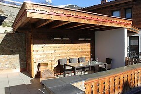 Chalet With Sauna Near Ski Bus
