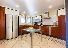 Private Pool, Garden, Barbecue and Beach Nearby