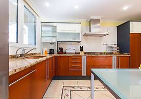 Private Pool, Garden, Barbecue and Beach Nearby