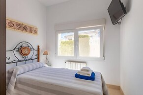 Private Pool, Garden, Barbecue and Beach Nearby