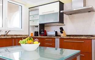 Private Pool, Garden, Barbecue and Beach Nearby