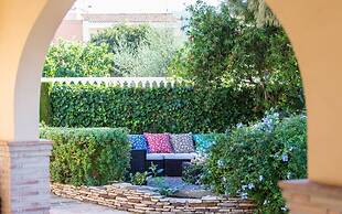 Private Pool, Garden, Barbecue and Beach Nearby