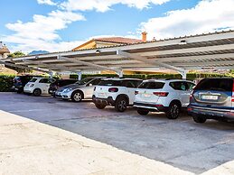 Private Pool, Garden, Barbecue and Beach Nearby