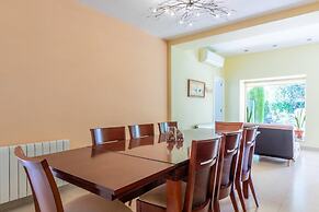 Private Pool, Garden, Barbecue and Beach Nearby