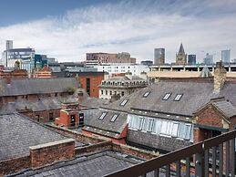 Elegant Two-bedroom Duplex in the Northern Quarter