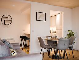 Elegant Two-bedroom Duplex in the Northern Quarter