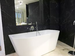 Luxe Seine Od on Citycosy