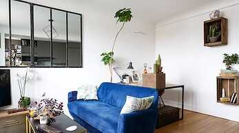 Modern Guy Moquet Citycosy