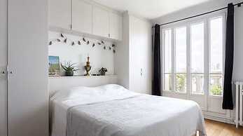 Modern Guy Moquet Citycosy