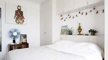 Modern Guy Moquet Citycosy