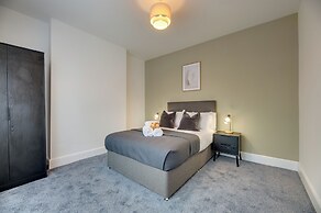 Mauve Modern 3-Bedroom Home in Newcastle