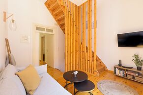 Old Town Charm-Cozy 2BR with Rooftop