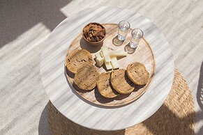 Old Town Charm-Cozy 2BR with Rooftop