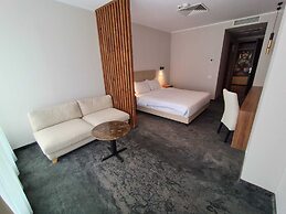 Embassy Romana