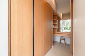 Modern 2-Level Pool Villa Long One A5