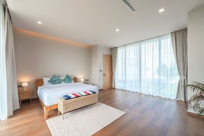 Modern 2-Level Pool Villa Long One A5