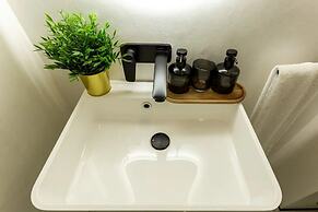 Aiastay Bucharest River Apartments