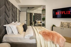 Aiastay Bucharest River Apartments