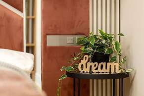 Aiastay Bucharest River Apartments