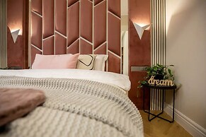 Aiastay Bucharest River Apartments