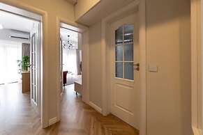 Aiastay Bucharest River Apartments