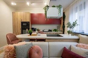 Aiastay Bucharest River Apartments