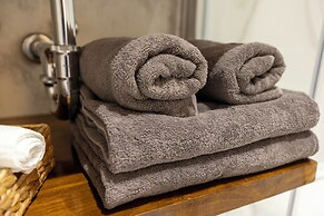 Aiastay Bucharest River Apartments