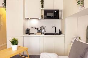 Aiastay Bucharest River Apartments