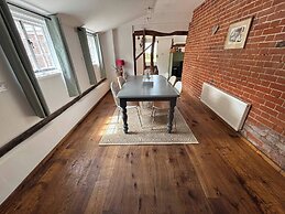 Countryside Cottage- Bulmer- Sleeps 6-pet Friendly