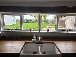 Countryside Cottage- Bulmer- Sleeps 6-pet Friendly