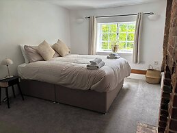 Countryside Cottage- Bulmer- Sleeps 6-pet Friendly