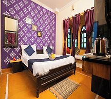 Hotel Golden Rock