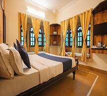 Hotel Golden Rock