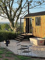 Whimple Shepherd Hut, Sleeps 2, Wood Fire & Garden