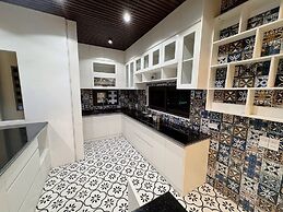 ALUC HOUSE