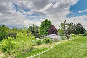 6 Mi to Grove Creek Canyon Trail: Abode w/ Views