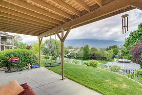 6 Mi to Grove Creek Canyon Trail: Abode w/ Views