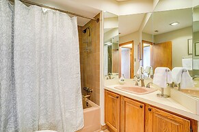 Pool Access: Scenic Condo in Wintergreen Resort!