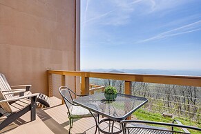 Pool Access: Scenic Condo in Wintergreen Resort!