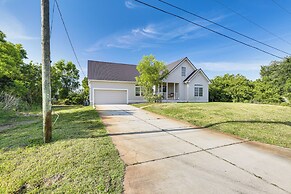 Private Deck & Yard: Lehigh Acres Family Home