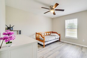 Hike, Paddle & Explore: Home w/ Lanai in Ocala