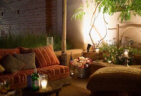 Charming Mini Riad 2 Bedrooms Shared Pool