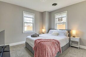 4 Mi to Universities: Quaint Parkville Apartment!