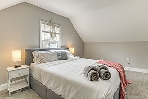 4 Mi to Universities: Quaint Parkville Apartment!